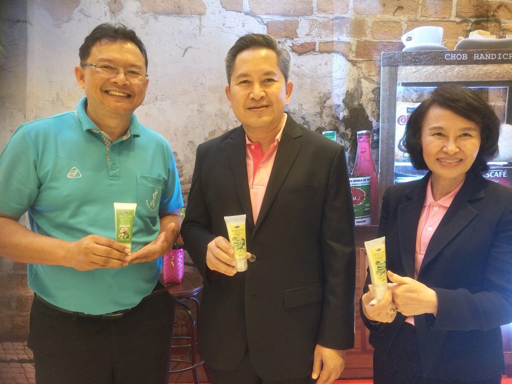 ปลัดกระทรวงการพัฒนาสังคมและความมั่นคงของมนุษย์
ดร.ปรเมธี วิมลศิริ
นางนภา เศรษฐกร อธิบดีกรมพัฒนาสังคมและสวัสดิการ
AVAUTIS เด็กพิเศษ ออทิสติกพังงา